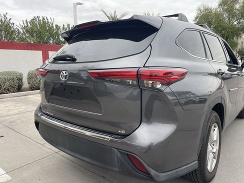 Used 2022 Toyota Highlander LE image 4