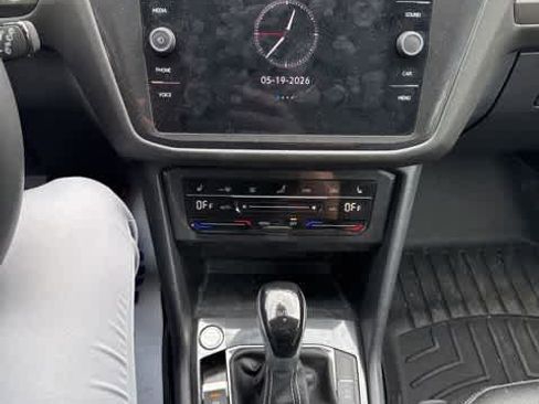 Certified 2023 Volkswagen Tiguan SE w/ Panoramic Sunroof Package FWD image 22