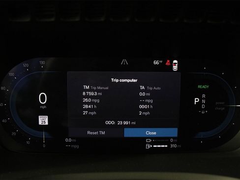 Certified 2023 Volvo XC90 T8 Ultimate w/ Lounge Package image 12