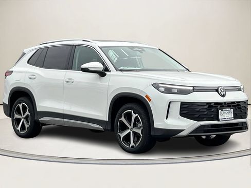 New 2026 Volkswagen Tiguan SE AWD/4WD image 1