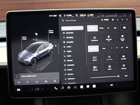 Used 2023 Tesla Model Y Long Range image 22