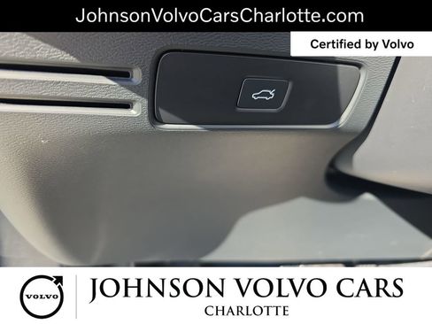 Certified 2025 Volvo XC40 B5 Plus image 27