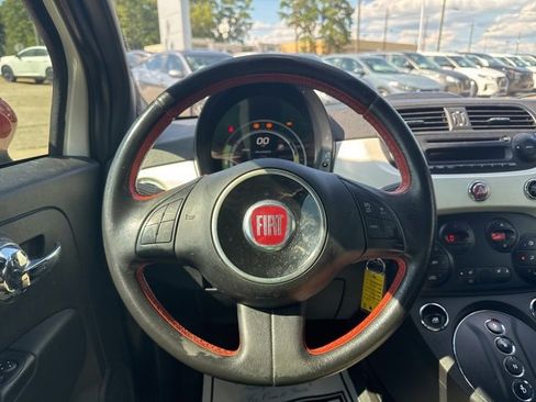 Used 2015 FIAT 500 e w/ Esport Package image 11