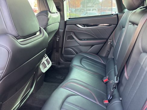 Used 2024 Maserati Levante Modena Ultima image 6