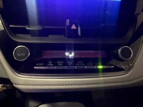 Certified 2023 Toyota Corolla SE image 33