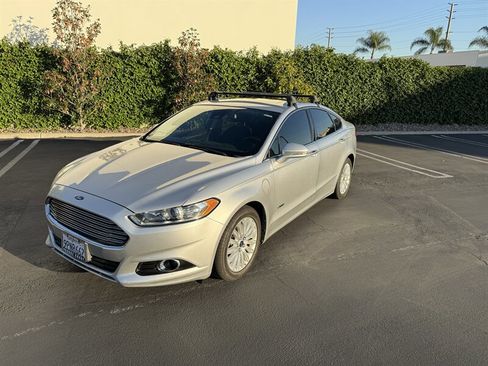 Used 2014 Ford Fusion Energi Titanium w/ Driver Assist Package image 4