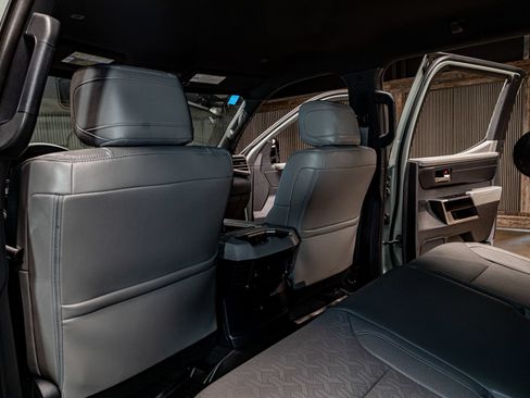 Used 2025 Toyota Tundra Limited AWD/4WD image 22