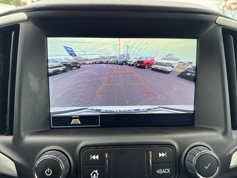 Used 2024 GMC Terrain SLT image 32