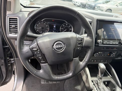 Used 2024 Nissan Frontier SV w/ SV Convenience Package RWD image 18