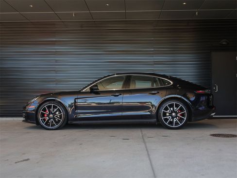 Certified 2022 Porsche Panamera 4S w/ Premium Package image 2