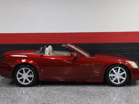 Used 2006 Cadillac XLR image 7