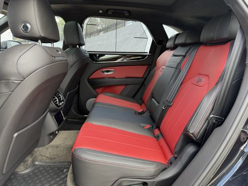 Certified 2023 Bentley Bentayga AWD/4WD image 32