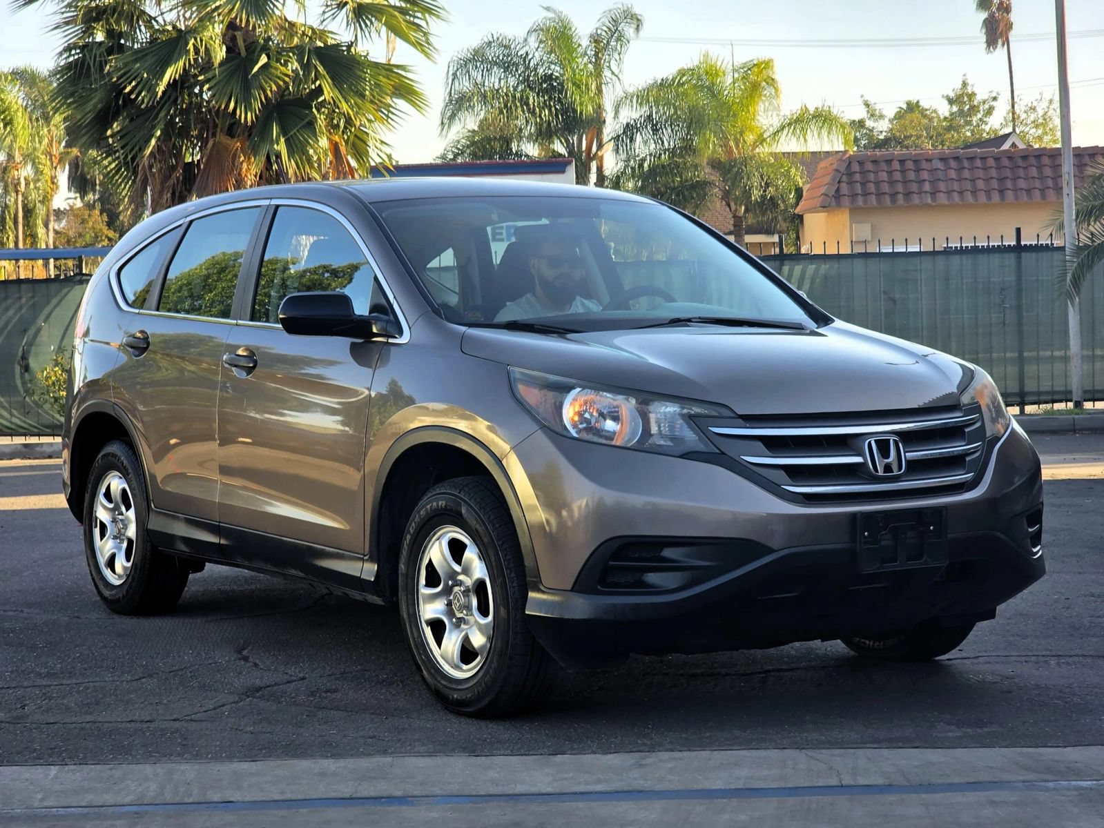 Used 2014 Honda CR-V LX image 2