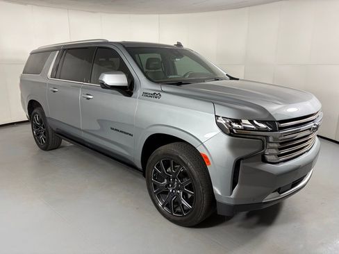 Used 2024 Chevrolet Suburban High Country w/ Premium Package image 2