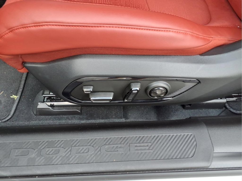 Used 2026 Dodge Charger Scat Pack AWD/4WD image 17