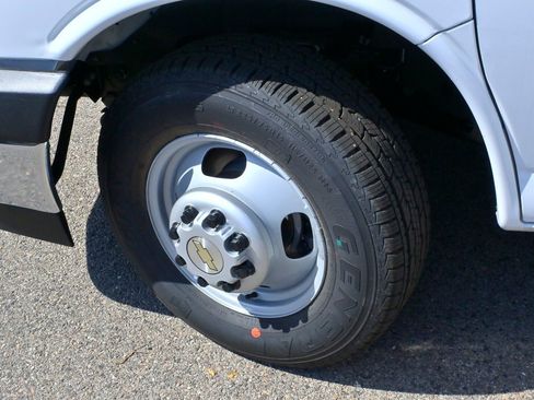 New 2025 Chevrolet Express 3500 Work Van w/ Power Convenience Package image 4