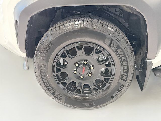 Certified 2025 Toyota 4Runner TRD Off-Road AWD/4WD image 25