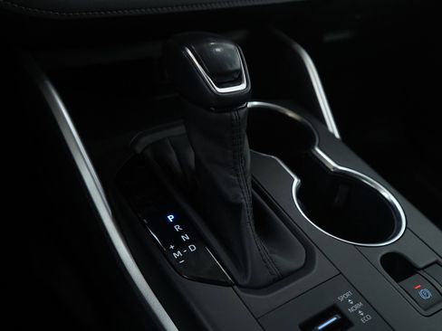 Used 2020 Toyota Highlander XLE image 26