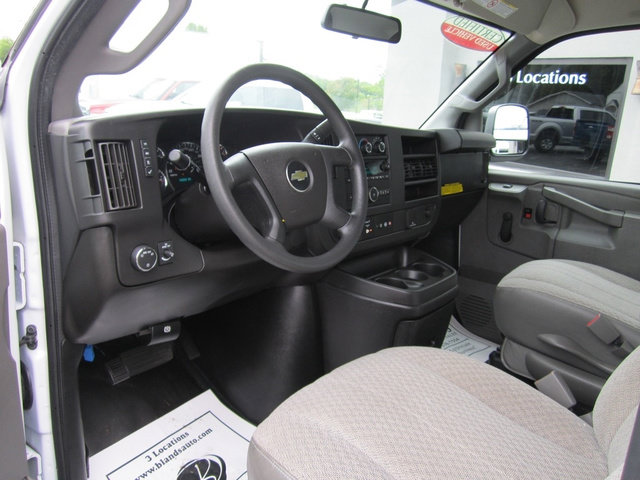 Used 2018 Chevrolet Express 2500 RWD image 6