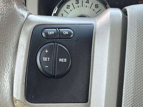 Used 2014 Ford Expedition XLT RWD image 30