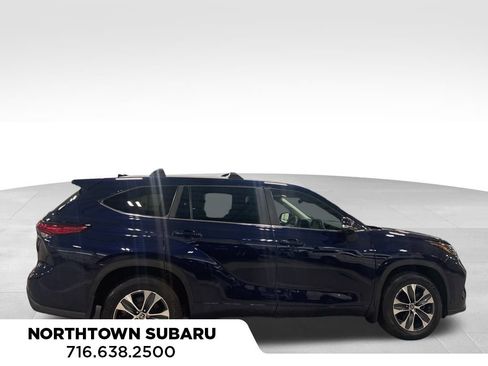 Used 2023 Toyota Highlander L image 5