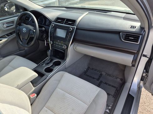 Used 2017 Toyota Camry LE FWD image 30