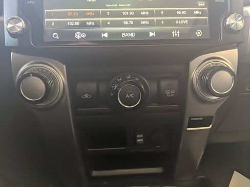 Used 2017 Toyota 4Runner SR5 Premium image 20