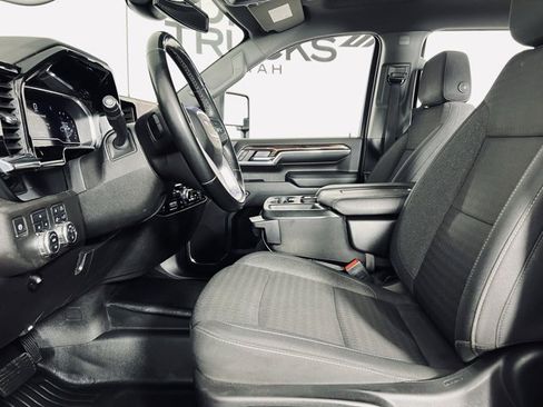 Used 2024 GMC Sierra 3500 SLE w/ SLE Convenience Package image 8