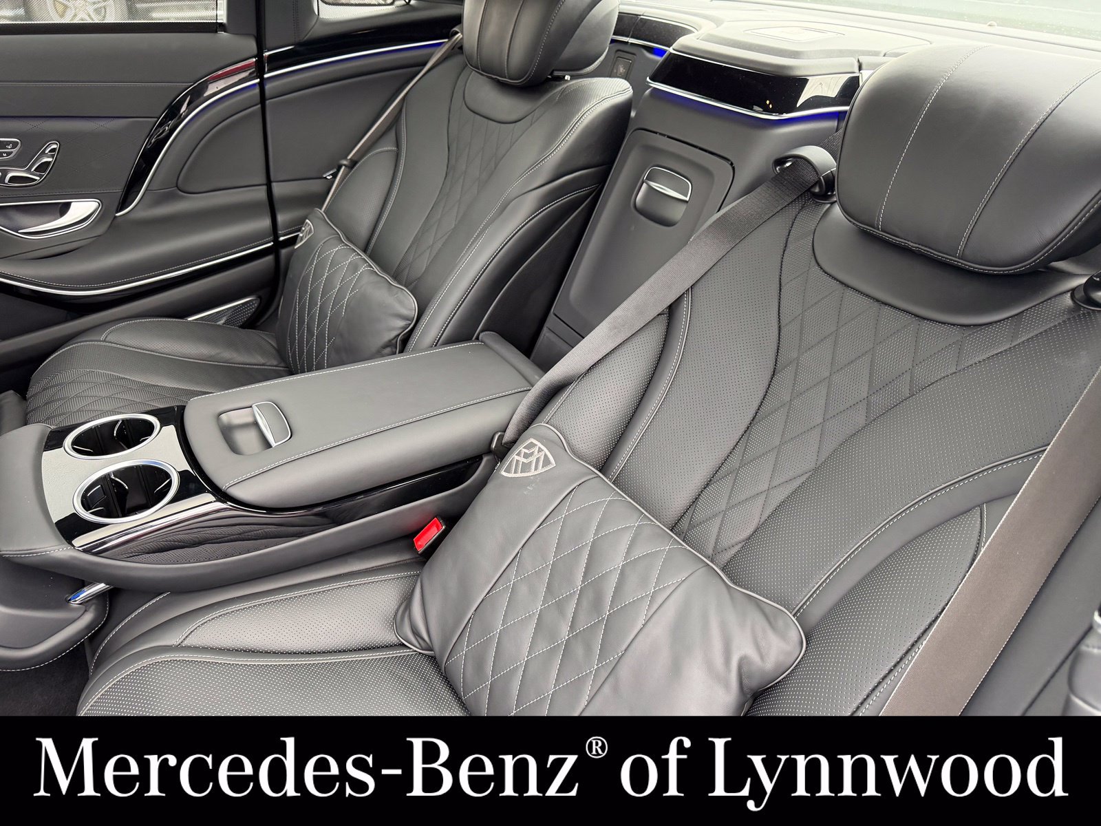 Used 2017 Mercedes-Benz Maybach S 550 4MATIC image 18