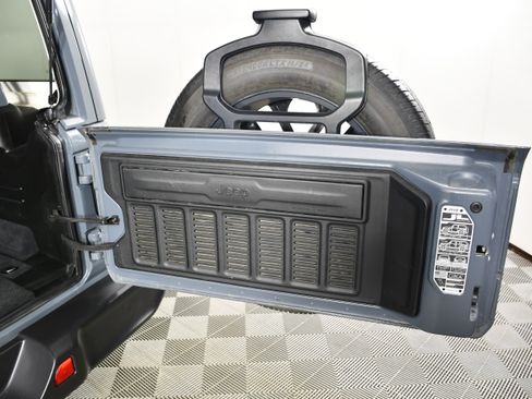 Used 2024 Jeep Wrangler Unlimited Sahara AWD/4WD image 49