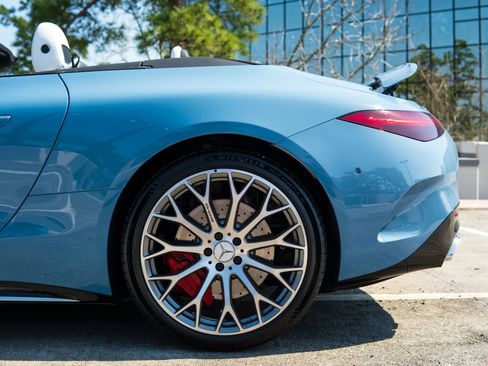 Used 2025 Mercedes-Benz SL 55 AMG 4MATIC image 32