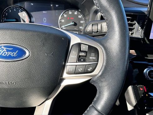 Used 2022 Ford Explorer Limited w/ Equipment Group 301A image 19