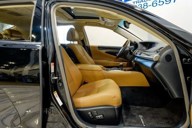Used 2015 Lexus LS 460 w/ Comfort Package RWD image 45