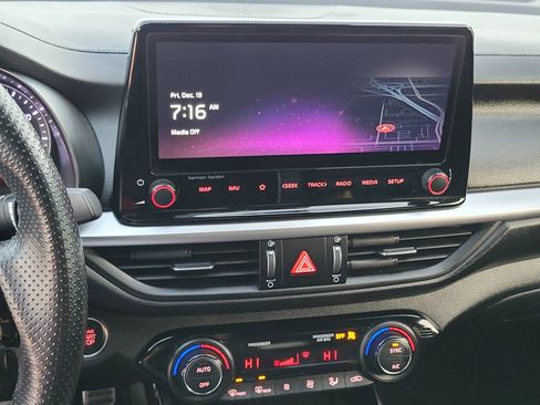 Used 2023 Kia Forte GT-Line w/ GT-Line Premium Package image 12