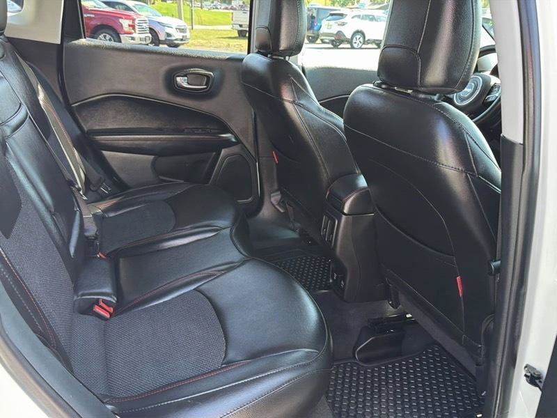 Used 2019 Jeep Compass Trailhawk w/ Cold Weather Group AWD/4WD image 6
