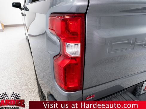 Used 2021 Chevrolet Silverado 1500 Custom Trail Boss AWD/4WD image 9