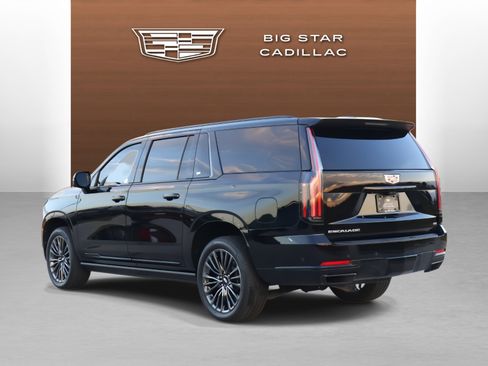 Used 2025 Cadillac Escalade ESV Sport Platinum image 3