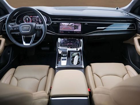 Used 2023 Audi Q8 Prestige image 25
