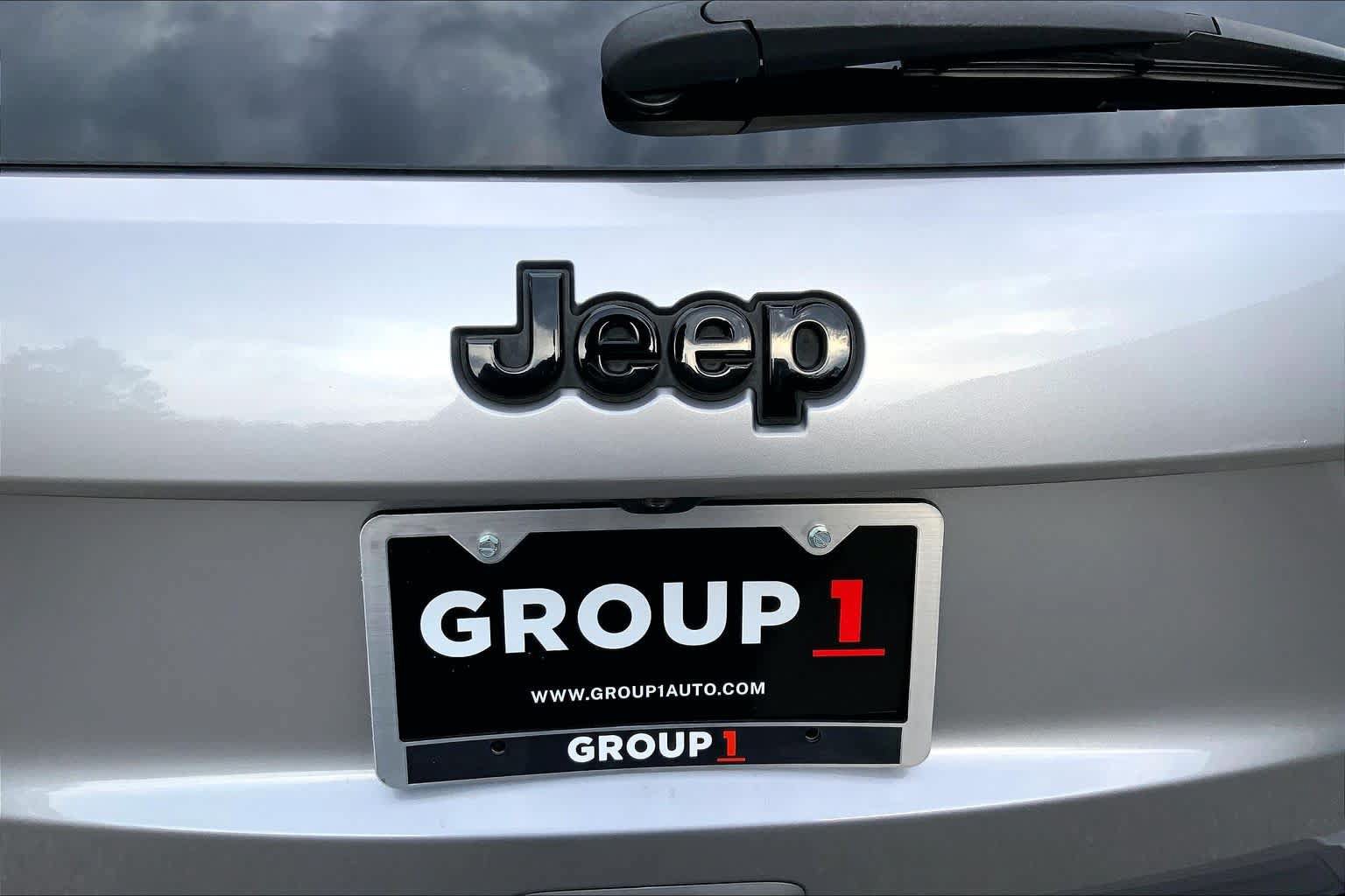 Used 2018 Jeep Grand Cherokee Altitude RWD image 31