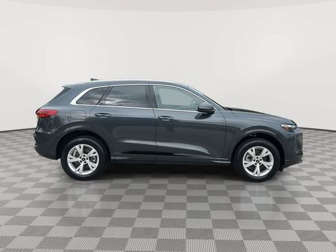 Used 2025 Audi Q5 Premium w/ Convenience Package AWD/4WD image 4