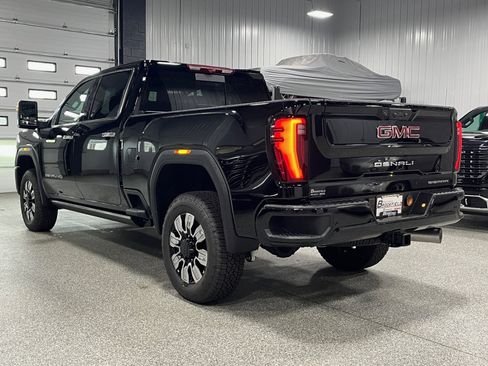 New 2025 GMC Sierra 3500 Denali w/ Denali Reserve Package image 2