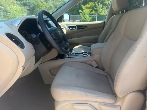 Used 2017 Nissan Pathfinder S AWD/4WD image 9
