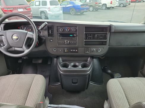 Used 2017 Chevrolet Express 2500 LT w/ LT Preferred Equipment Group image 10