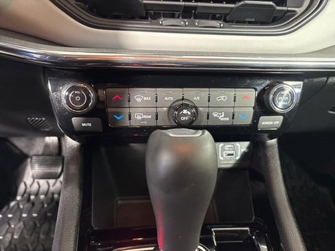 Certified 2024 Jeep Compass Limited image 20