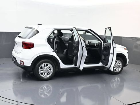 Certified 2026 Hyundai Venue SE FWD image 28
