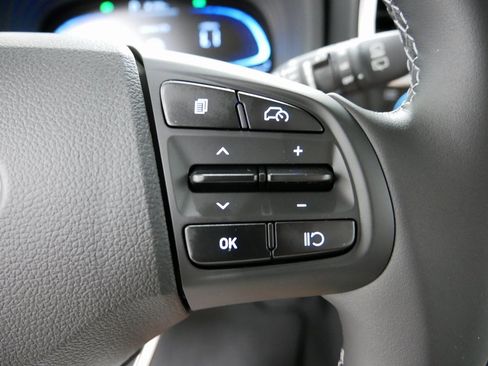 Used 2025 Hyundai Venue SEL image 29