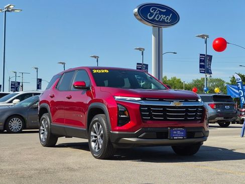 Used 2026 Chevrolet Equinox LT FWD image 2