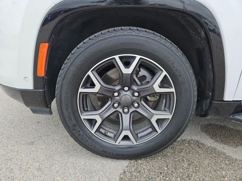 Used 2023 Jeep Wagoneer Series III w/ Preferred Equipment Group image 31