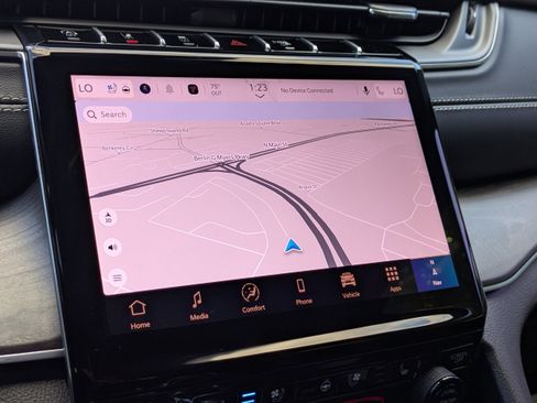 New 2025 Jeep Grand Cherokee Limited w/ Luxury Tech Group II image 24