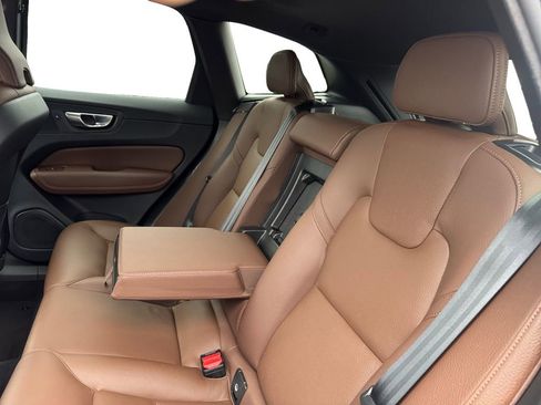 Certified 2023 Volvo XC60 B5 Plus w/ Climate Package AWD/4WD image 23